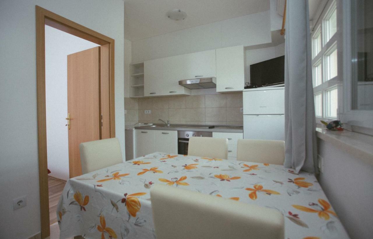 Apartment Ribica Kaštela Exteriör bild